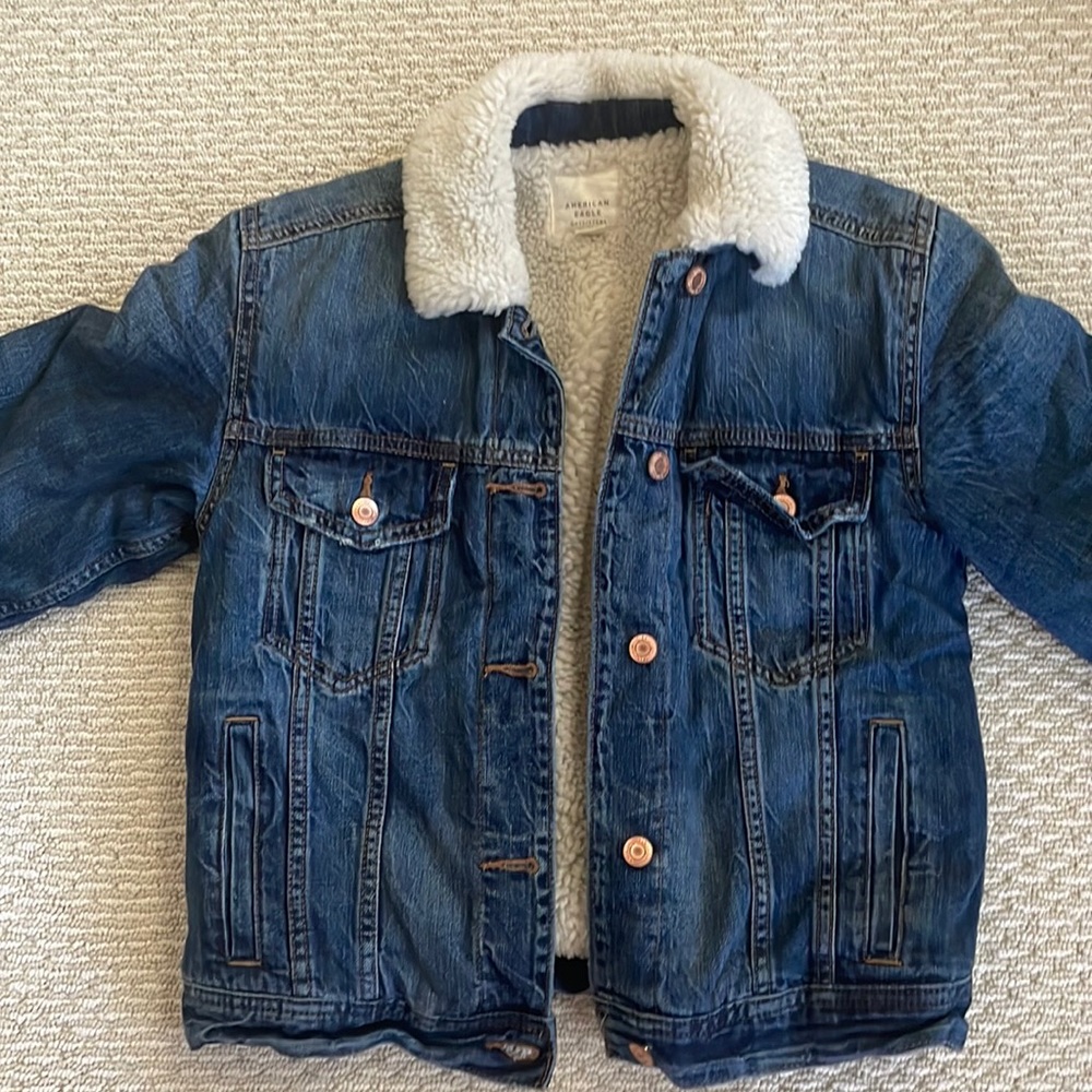 American Eagle Fur Lined  Med Wash Jean Jacket